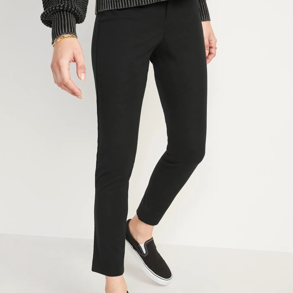 Black Old Navy Pixie Ankle Pants